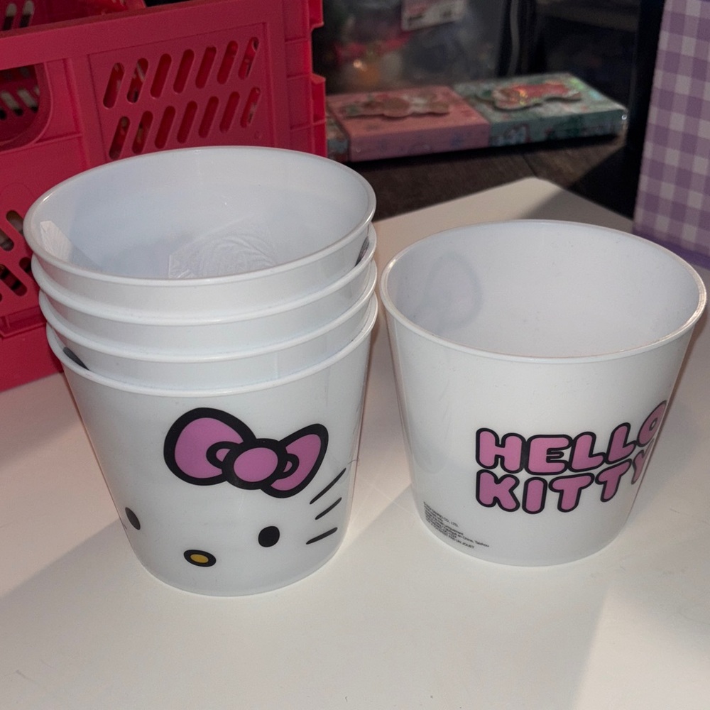 Hello Kitty large plastic pencil cups Sanrio